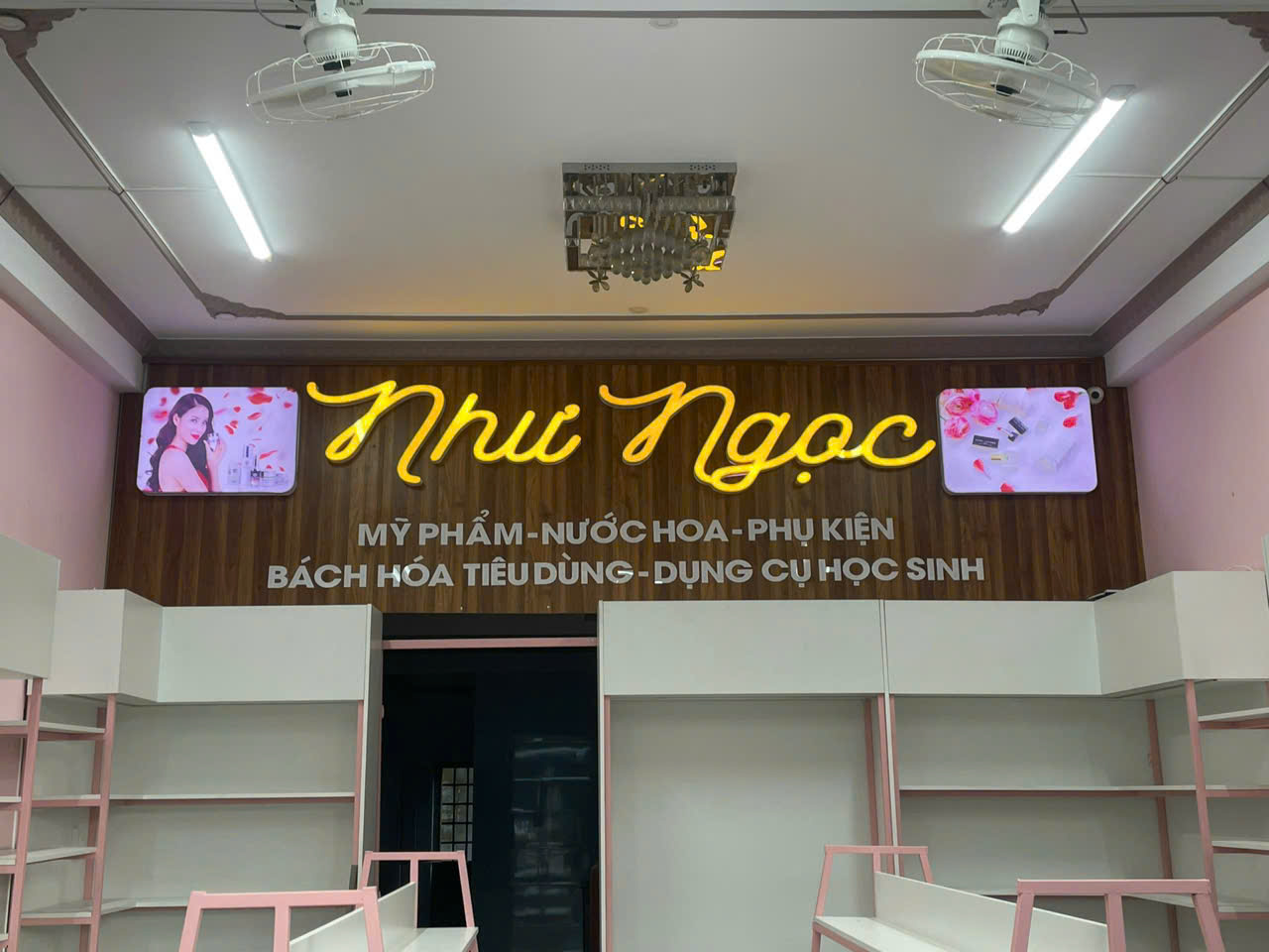 Kinh Nghiệm Chọn Chất Liệu Làm Biển Hiệu Quảng Cáo Tại Đà Nẵng Vừa Bền Vừa Đẹp